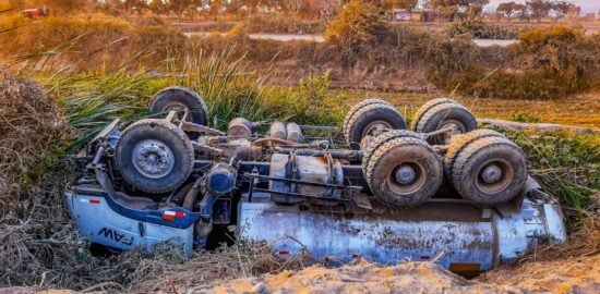 Photo by Edgar Toro: https://www.pexels.com/photo/wrecked-truck-upside-down-on-roadside-5293081/